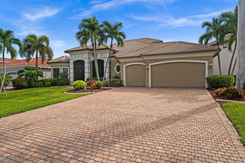 Villa ou maison à vendre à Cape Coral, Floride: 3 chambres, 305 m2 № 2436807 - photo 5