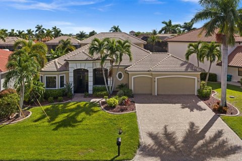 Villa ou maison à Cape Coral, Floride 3 chambres, 305 m2 № 2436807