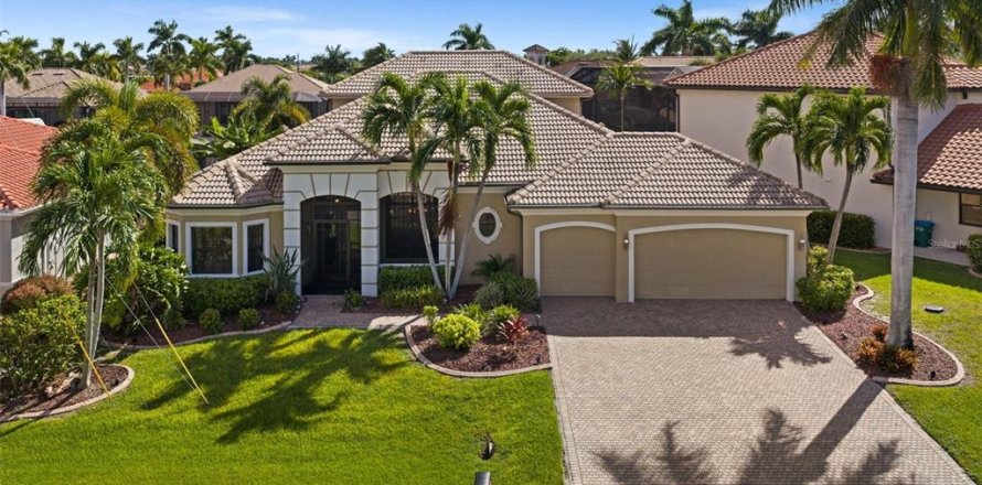 Villa ou maison à Cape Coral, Floride 3 chambres, 305 m2 № 2436807