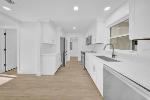 Casa en venta en Tampa, Florida, 3 dormitorios, 180.69 m2 № 1886384 - foto 14