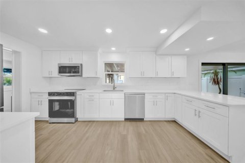 Casa en venta en Tampa, Florida, 3 dormitorios, 180.69 m2 № 1886384 - foto 21
