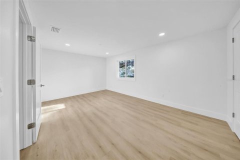Casa en venta en Tampa, Florida, 3 dormitorios, 180.69 m2 № 1886384 - foto 25