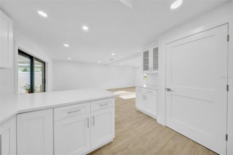 Casa en venta en Tampa, Florida, 3 dormitorios, 180.69 m2 № 1886384 - foto 22
