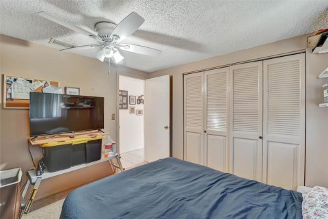 House in Port Richey, Florida 2 bedrooms, 118.36 sq.m. № 2208524 - photo 20