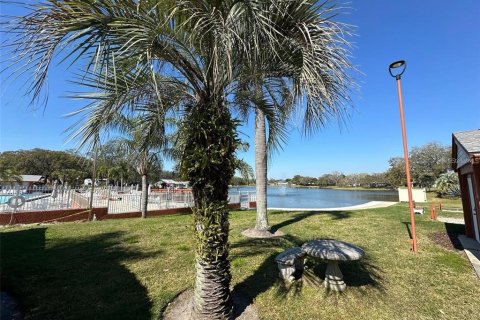 House in Port Richey, Florida 2 bedrooms, 118.36 sq.m. № 2208524 - photo 28