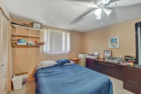 House in Port Richey, Florida 2 bedrooms, 118.36 sq.m. № 2208524 - photo 19