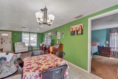 House in Port Richey, Florida 2 bedrooms, 118.36 sq.m. № 2208524 - photo 12