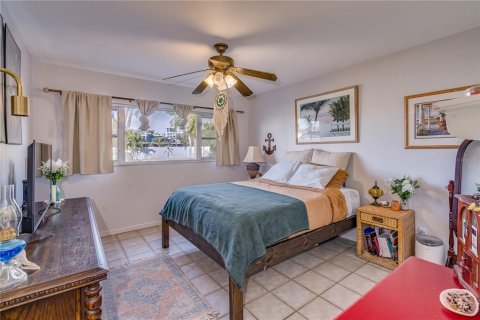 Condo in Saint Petersburg, Florida, 1 bedroom  № 1532335 - photo 18