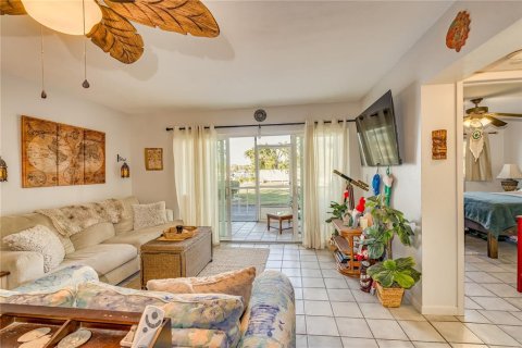Condo in Saint Petersburg, Florida, 1 bedroom  № 1532335 - photo 16