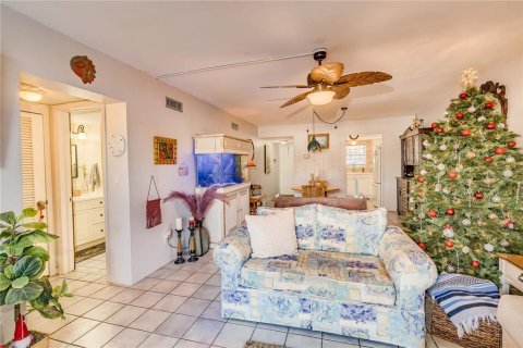 Condo in Saint Petersburg, Florida, 1 bedroom  № 1532335 - photo 26