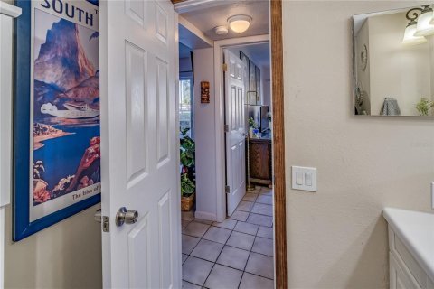 Condo in Saint Petersburg, Florida, 1 bedroom  № 1532335 - photo 22