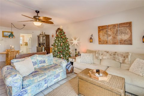Condo in Saint Petersburg, Florida, 1 bedroom  № 1532335 - photo 27