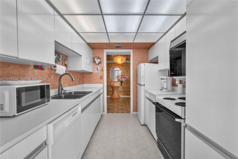 Купить кондоминиум в Ривьера-Бич, Флорида 2 спальни, 133.31м2, № 2075330 - фото 20