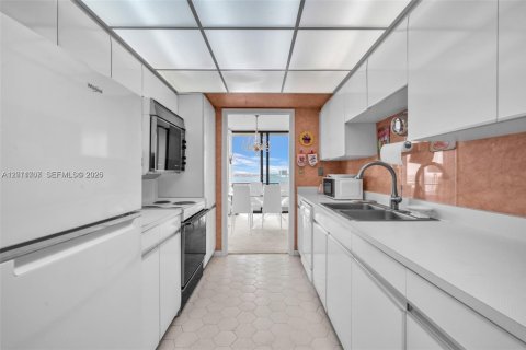 Купить кондоминиум в Ривьера-Бич, Флорида 2 спальни, 133.31м2, № 2075330 - фото 18