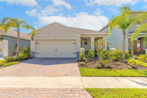 House in New Smyrna Beach, Florida 3 bedrooms, 150.13 sq.m. № 1852962 - photo 1