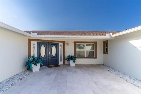 Villa ou maison à vendre à Clearwater, Floride: 3 chambres, 259.57 m2 № 2396921 - photo 4