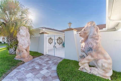Villa ou maison à vendre à Clearwater, Floride: 3 chambres, 259.57 m2 № 2396921 - photo 3