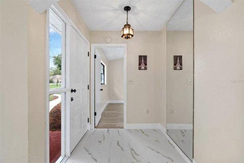 House in Spring Hill, Florida 4 bedrooms, 187.29 sq.m. № 1914597 - photo 12