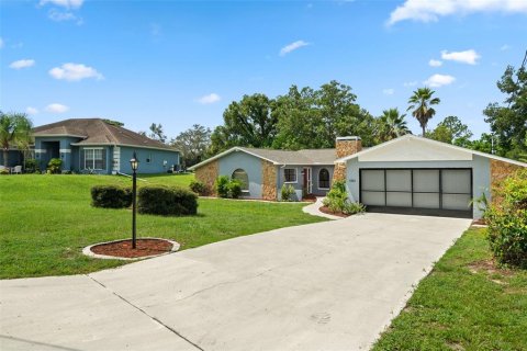 House in Spring Hill, Florida 4 bedrooms, 187.29 sq.m. № 1914597 - photo 4