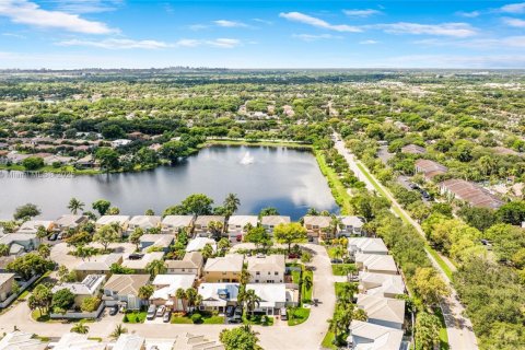 House in Coconut Creek, Florida 3 bedrooms, 163.14 sq.m. № 1954972 - photo 25