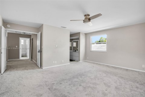 House in Coconut Creek, Florida 3 bedrooms, 163.14 sq.m. № 1954972 - photo 15