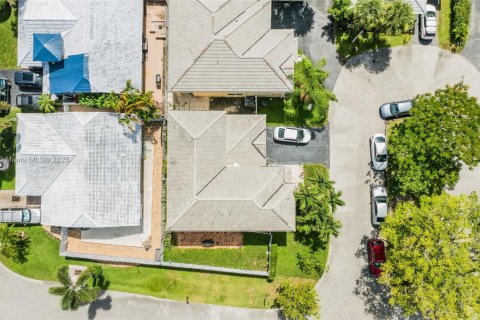 House in Coconut Creek, Florida 3 bedrooms, 163.14 sq.m. № 1954972 - photo 21