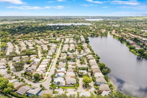 House in Coconut Creek, Florida 3 bedrooms, 163.14 sq.m. № 1954972 - photo 24