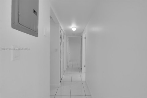 Condominio en venta en Miami, Florida, 2 dormitorios, 89.19 m2 № 1974829 - foto 8