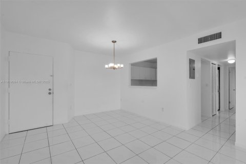 Condominio en venta en Miami, Florida, 2 dormitorios, 89.19 m2 № 1974829 - foto 6