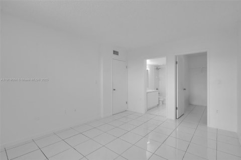 Condominio en venta en Miami, Florida, 2 dormitorios, 89.19 m2 № 1974829 - foto 15