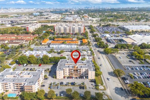 Condominio en venta en Miami, Florida, 2 dormitorios, 89.19 m2 № 1974829 - foto 29