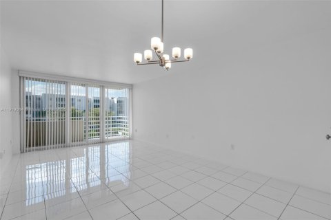 Condominio en venta en Miami, Florida, 2 dormitorios, 89.19 m2 № 1974829 - foto 7