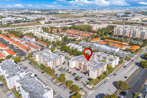 Condominio en venta en Miami, Florida, 2 dormitorios, 89.19 m2 № 1974829 - foto 30