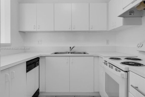 Condominio en venta en Miami, Florida, 2 dormitorios, 89.19 m2 № 1974829 - foto 11