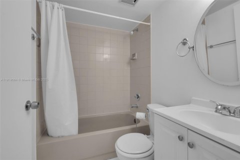 Condominio en venta en Miami, Florida, 2 dormitorios, 89.19 m2 № 1974829 - foto 20