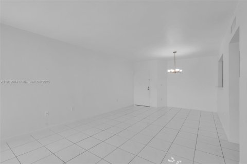 Condominio en venta en Miami, Florida, 2 dormitorios, 89.19 m2 № 1974829 - foto 5