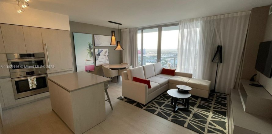 Hotel in Hollywood, Florida 1 bedroom, 65.22 sq.m. № 2015632