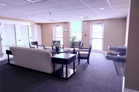 Appartement à louer à Miami, Floride: 2 chambres, 82.96 m2 № 2086263 - photo 24