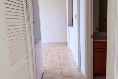Appartement à louer à Miami, Floride: 2 chambres, 82.96 m2 № 2086263 - photo 20