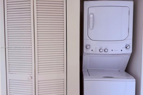 Appartement à louer à Miami, Floride: 2 chambres, 82.96 m2 № 2086263 - photo 22