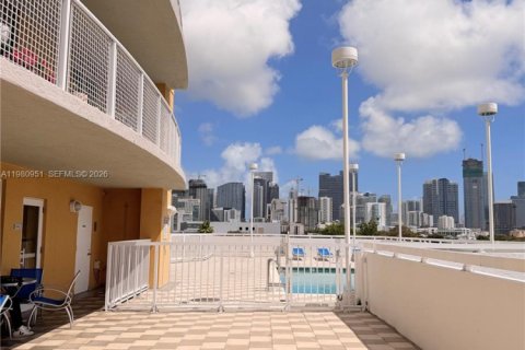 Appartement à louer à Miami, Floride: 2 chambres, 82.96 m2 № 2086263 - photo 9