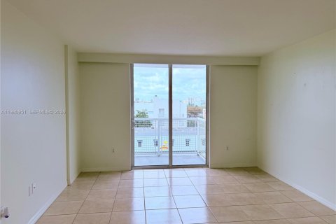 Appartement à louer à Miami, Floride: 2 chambres, 82.96 m2 № 2086263 - photo 16