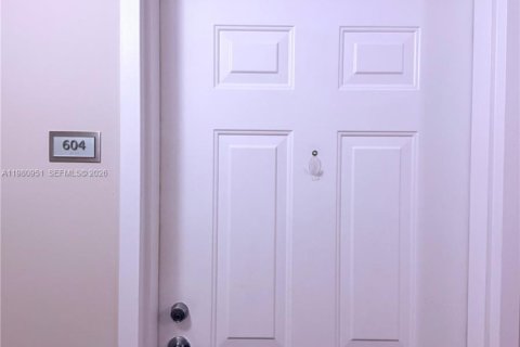 Appartement à louer à Miami, Floride: 2 chambres, 82.96 m2 № 2086263 - photo 25