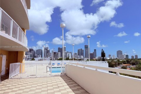 Appartement à louer à Miami, Floride: 2 chambres, 82.96 m2 № 2086263 - photo 8
