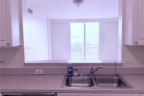 Appartement à louer à Miami, Floride: 2 chambres, 82.96 m2 № 2086263 - photo 26
