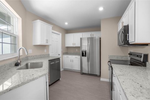 House in Floral City, Florida 3 bedrooms, 121.79 sq.m. № 2097787 - photo 5