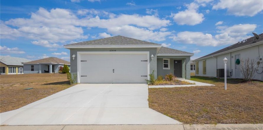 House in Floral City, Florida 3 bedrooms, 121.79 sq.m. № 2097787