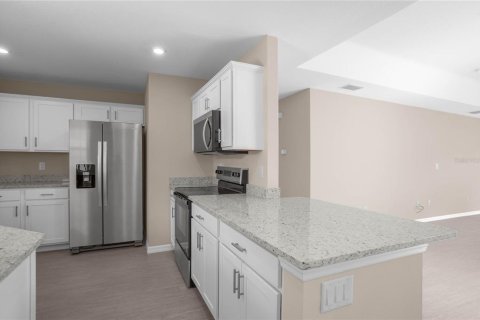 House in Floral City, Florida 3 bedrooms, 121.79 sq.m. № 2097787 - photo 7