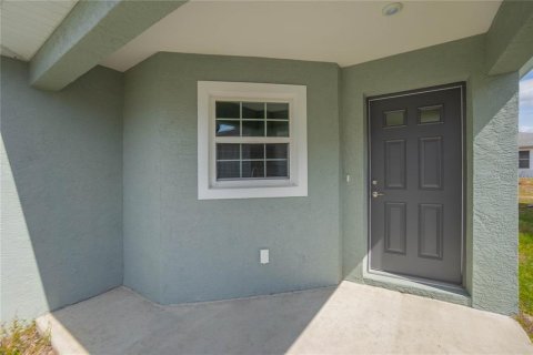 House in Floral City, Florida 3 bedrooms, 121.79 sq.m. № 2097787 - photo 2
