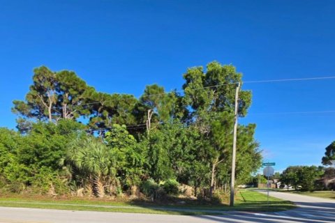 Terreno en venta en Saint Lucie, Florida № 1886413 - foto 2